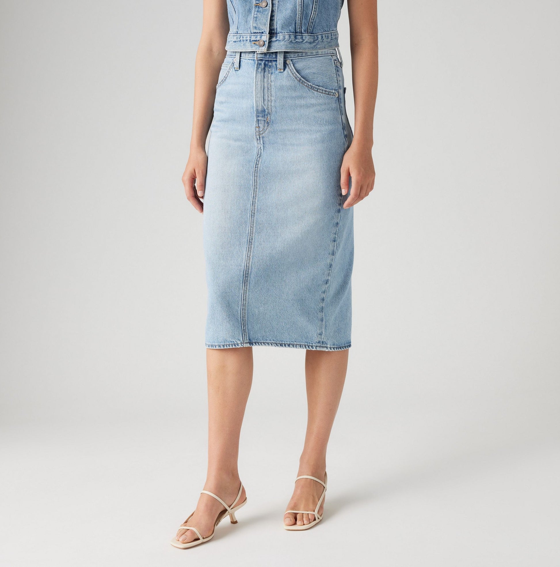 levi's®-high-rise-back-slit-skirt---riveting-clean-hem-jupes