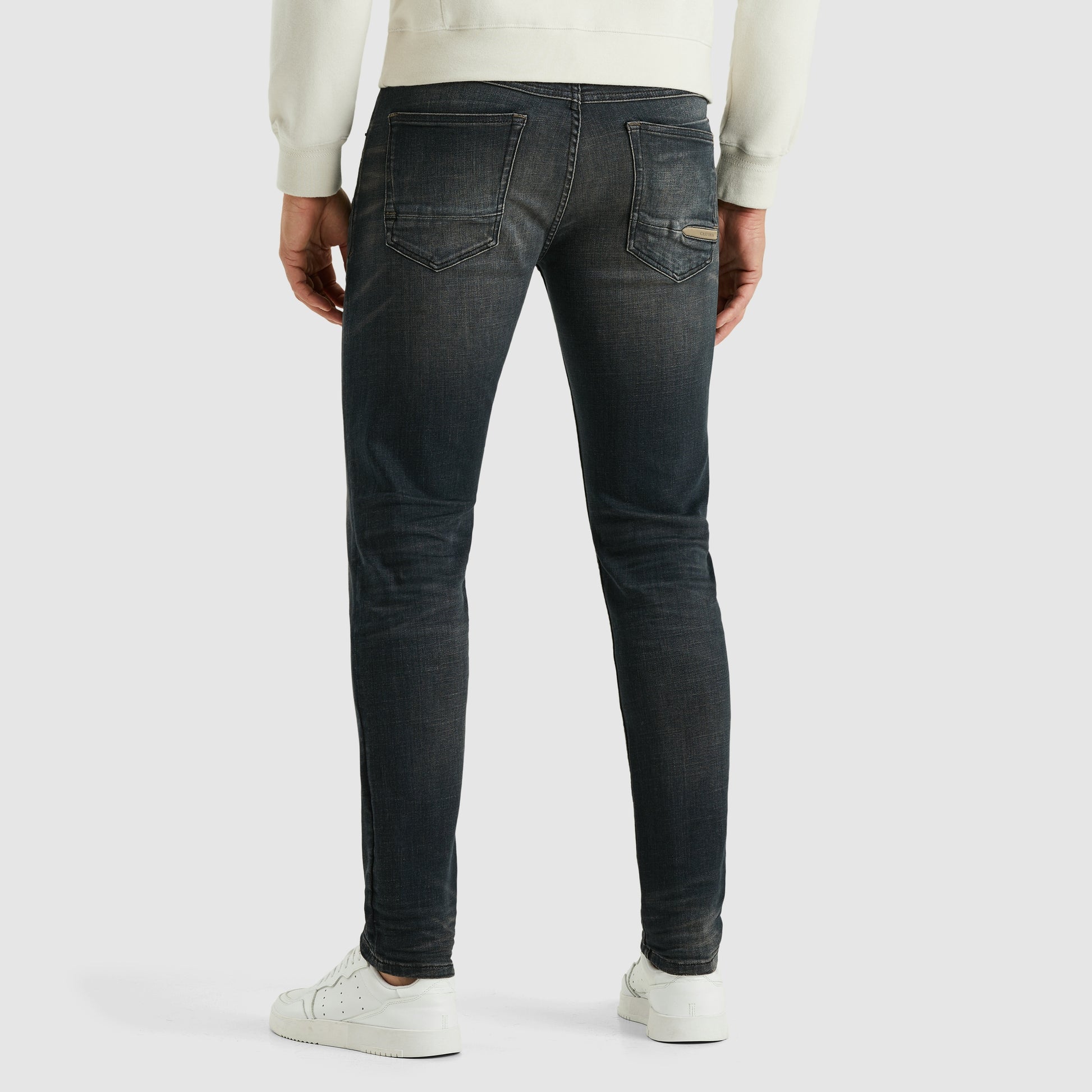 shiftback-tapered-shadow-used-tapered-fit