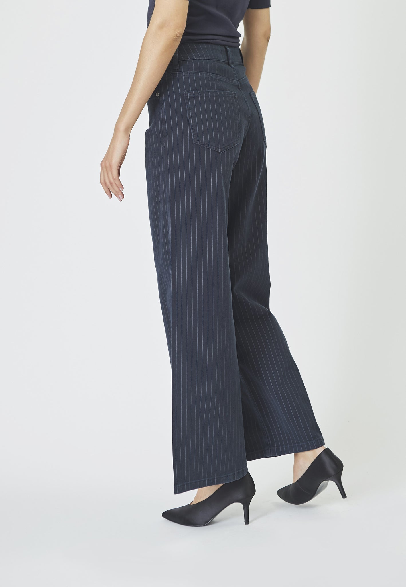 wide-jeans-